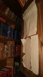 A close-up of a book shelf

Description automatically generated