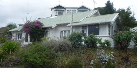 A house with a garden

Description automatically generated