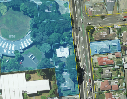 Aerial view of a neighborhood

Description automatically generated