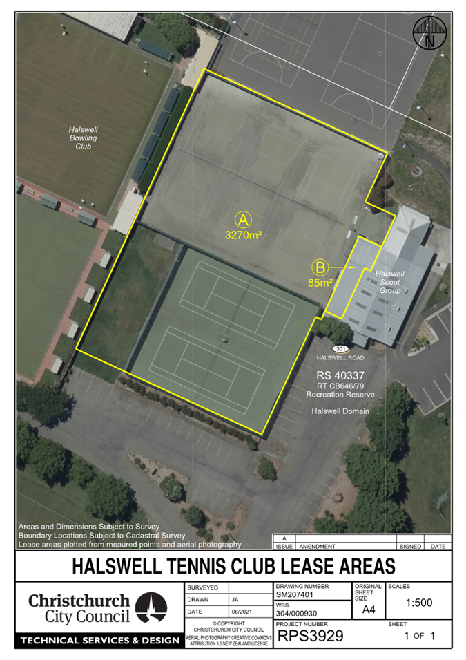 An aerial view of a tennis court

Description automatically generated