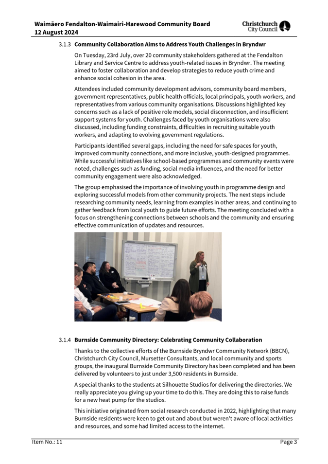 A person giving a presentation to a group of people

Description automatically generated