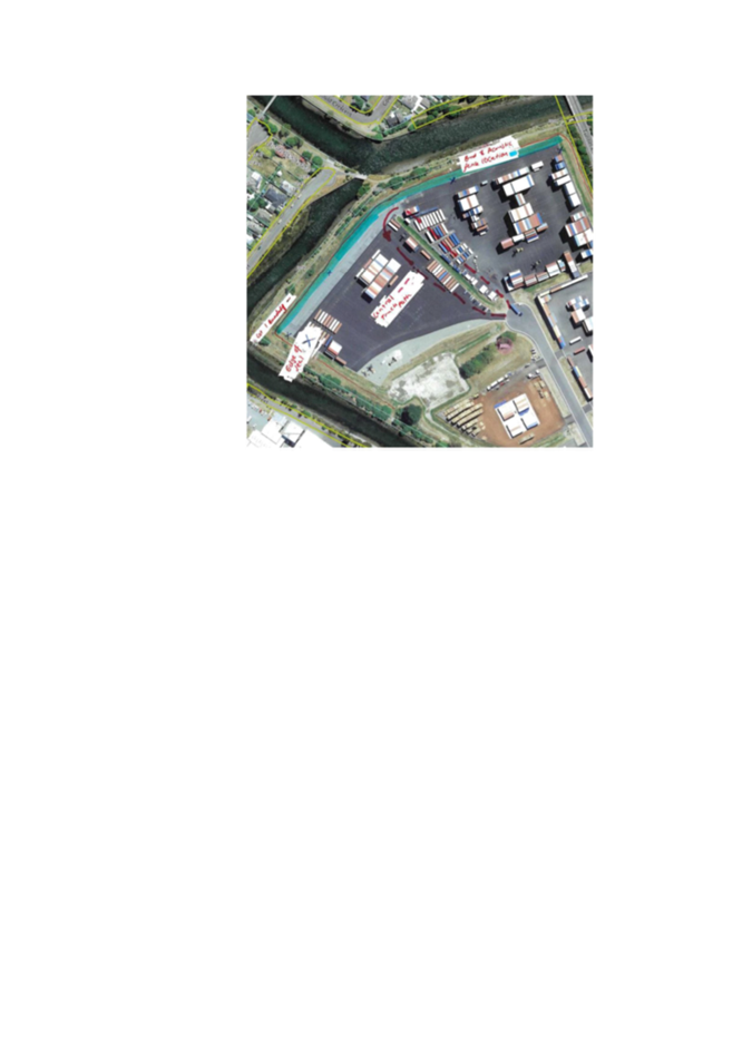 An aerial view of a warehouse

Description automatically generated