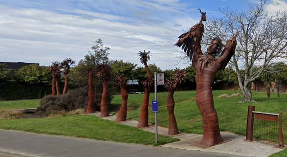A group of trees in a row

Description automatically generated