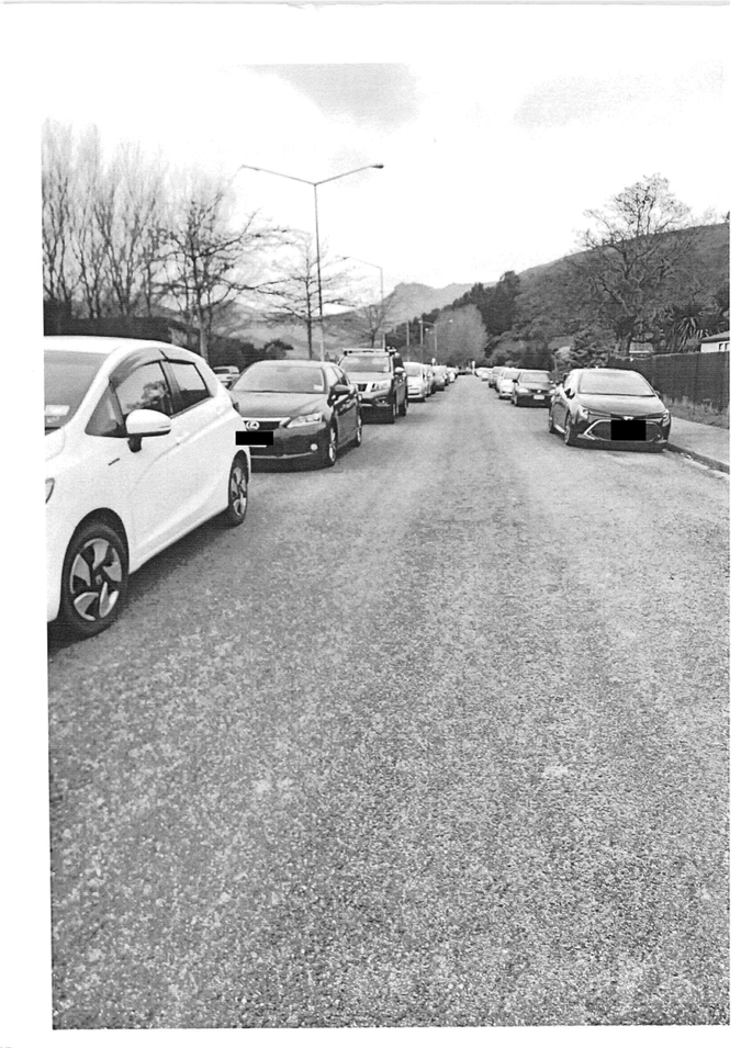 A group of cars on a road

AI-generated content may be incorrect.