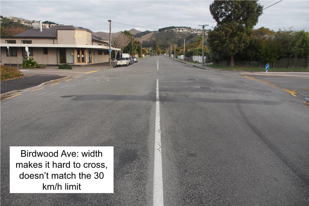 A road with a white line

AI-generated content may be incorrect.