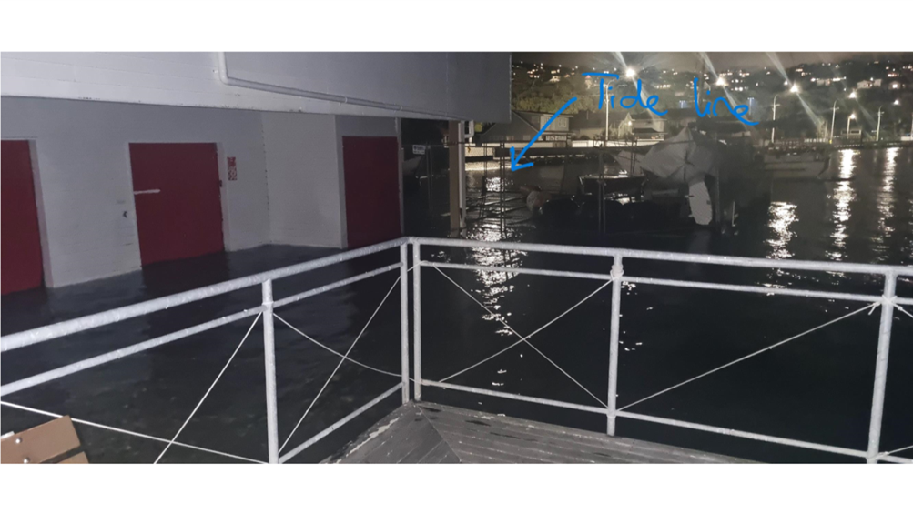 A railing in a building

AI-generated content may be incorrect.