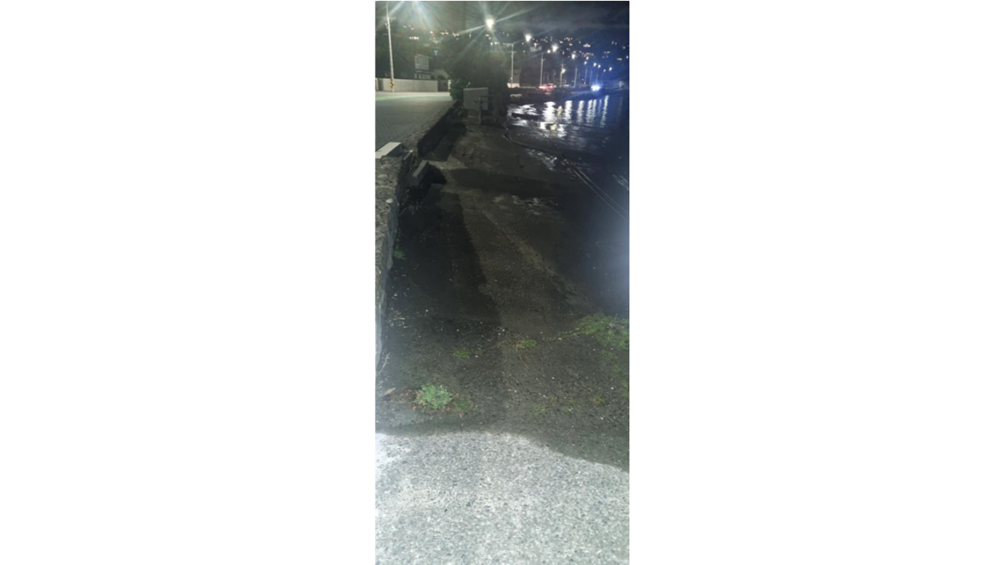 A street at night with lights

AI-generated content may be incorrect.